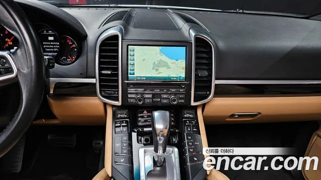 Porsche Cayenne 2016 — фото 14