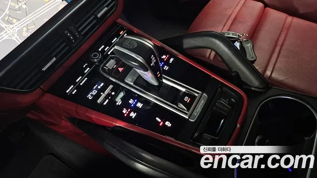 Porsche Cayenne 2021 — фото 9