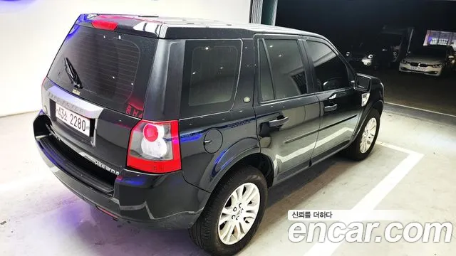 Land Rover Freelander 2010 — фото 12