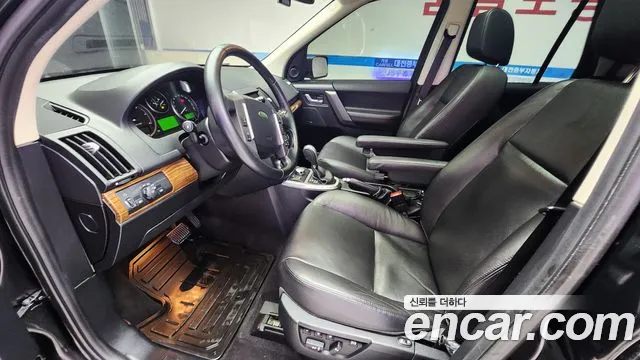 Land Rover Freelander 2010 — фото 15