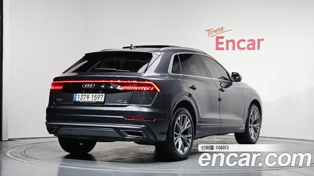 Audi Q8 2021 — фото 2