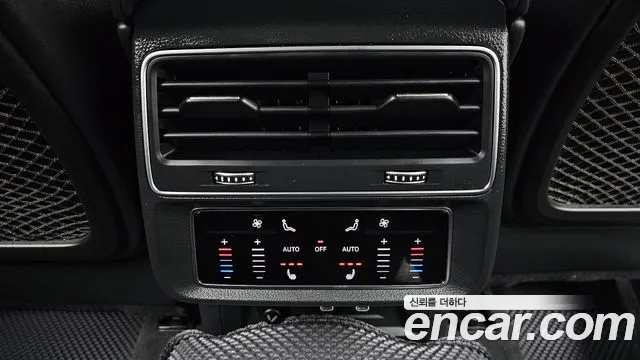 Audi Q8 2021 — фото 18