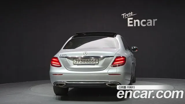 Mercedes-Benz E-Class 2019 — фото 4