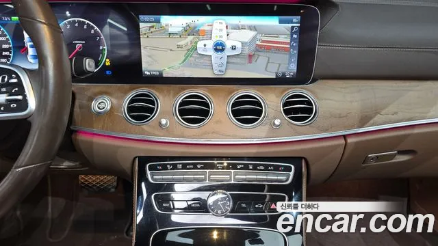 Mercedes-Benz E-Class 2019 — фото 14