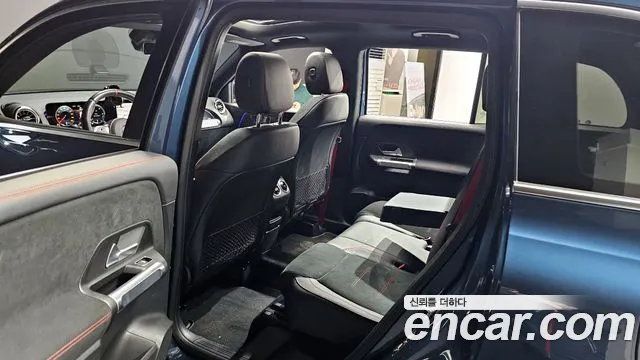 Mercedes-Benz GLB-Class 2023 — фото 11