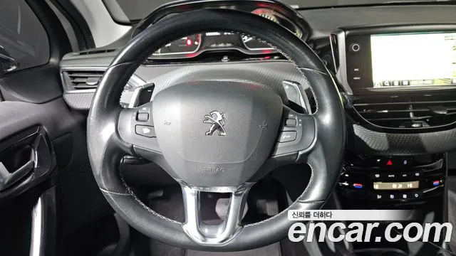 Peugeot 208 2019 — фото 14