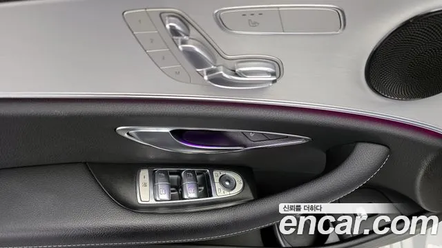 Mercedes-Benz E-Class 2021 — фото 14