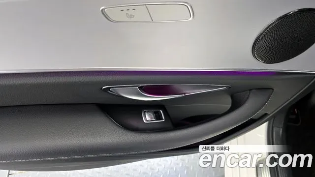 Mercedes-Benz E-Class 2021 — фото 17