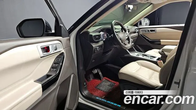 Ford Explorer 2021 — фото 12