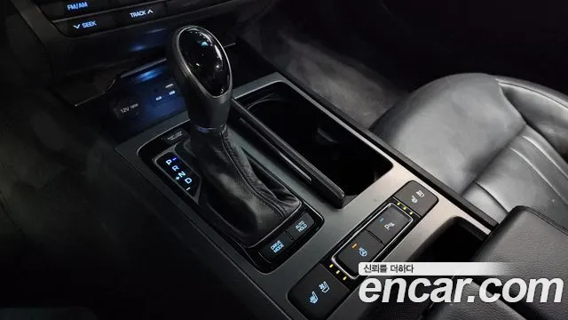 Hyundai Genesis 2016 — фото 9
