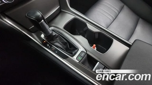 Honda Accord 2019 — фото 9