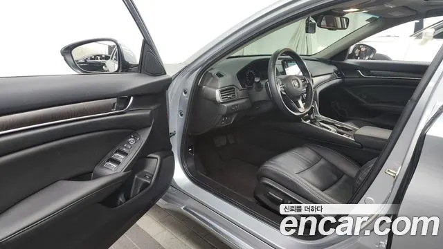 Honda Accord 2019 — фото 10