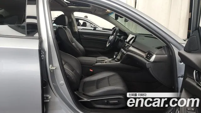 Honda Accord 2019 — фото 11
