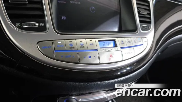 Hyundai Genesis 2012 — фото 18