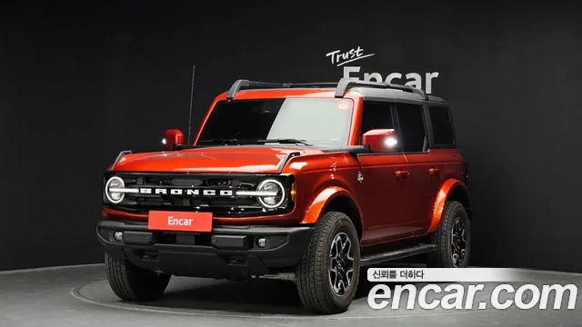 Ford Bronco 2023 — фото 1