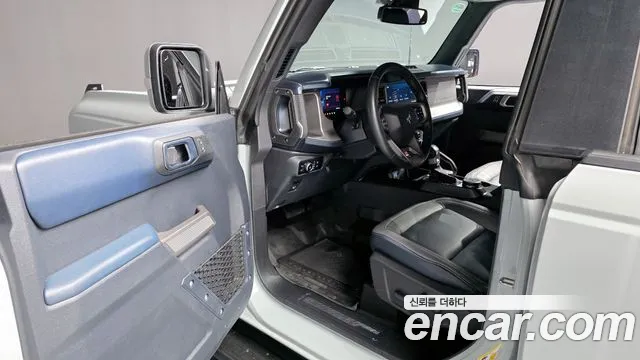 Ford Bronco 2023 — фото 10