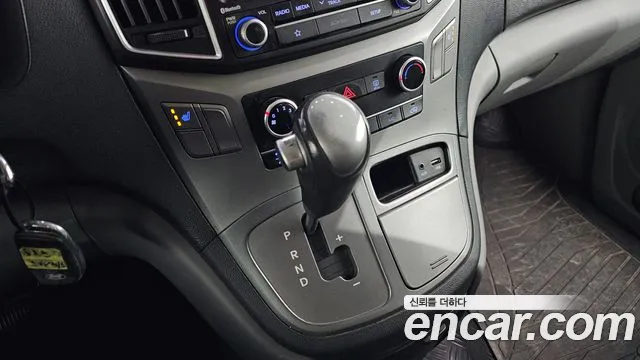 Hyundai Starex 2019 — фото 9