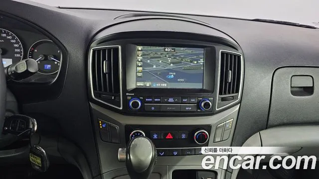 Hyundai Starex 2019 — фото 14