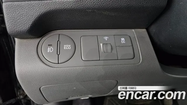 Hyundai Starex 2019 — фото 18