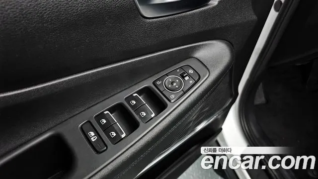 Hyundai Santafe 2022 — фото 19