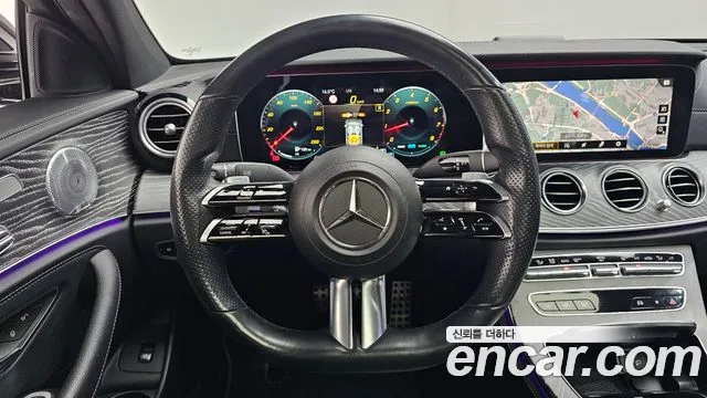 Mercedes-Benz E-Class 2021 — фото 13