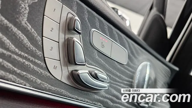 Mercedes-Benz E-Class 2021 — фото 19