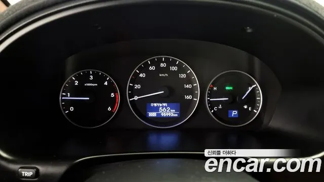 Hyundai Starex 2016 — фото 8