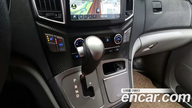 Hyundai Starex 2016 — фото 9