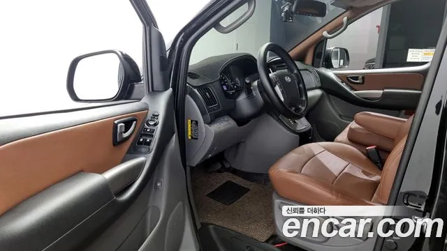 Hyundai Starex 2016 — фото 10