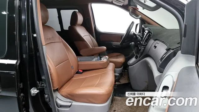 Hyundai Starex 2016 — фото 11