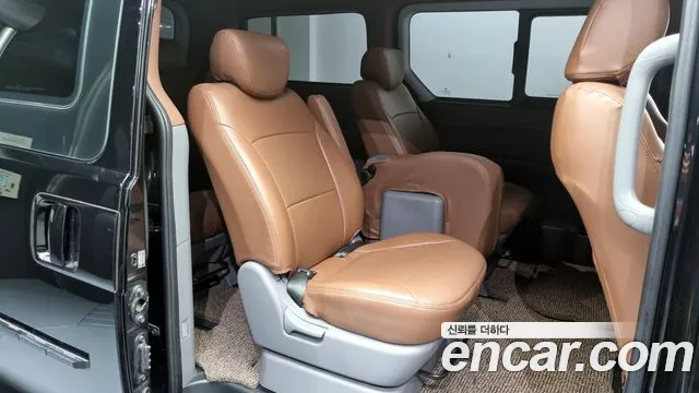 Hyundai Starex 2016 — фото 12