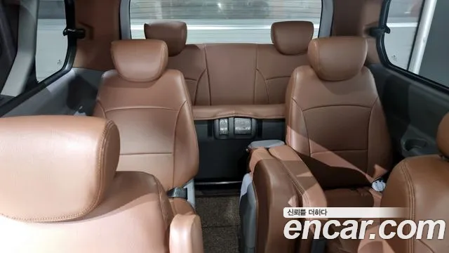 Hyundai Starex 2016 — фото 13