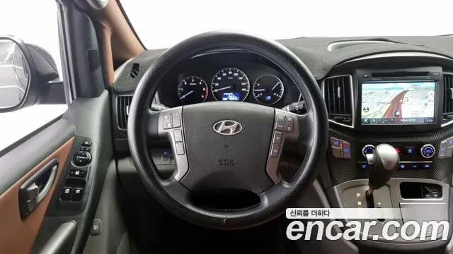 Hyundai Starex 2016 — фото 14