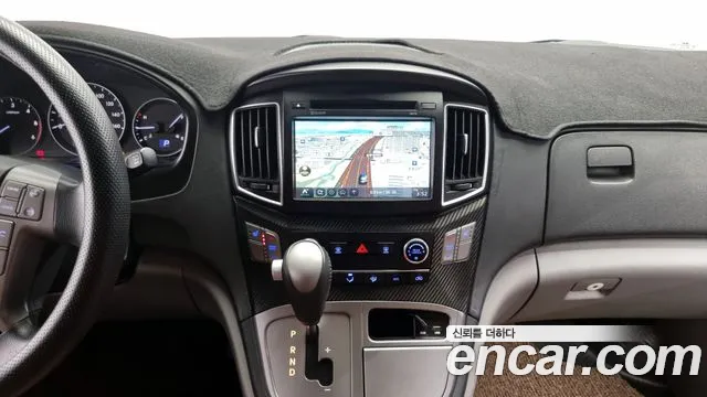 Hyundai Starex 2016 — фото 15