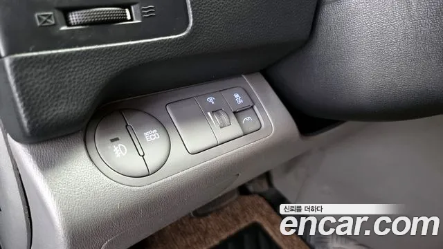 Hyundai Starex 2016 — фото 19