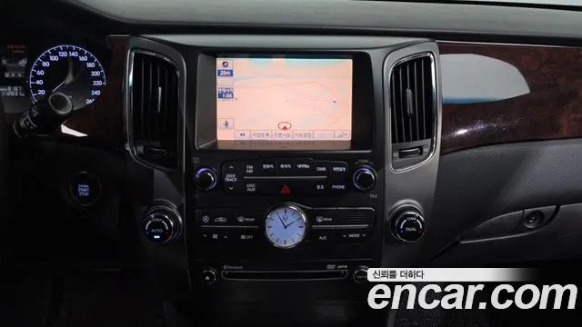 Hyundai Equus 2010 — фото 14