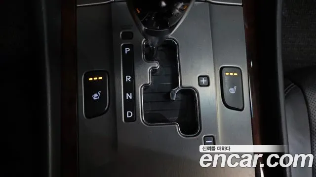 Hyundai Equus 2010 — фото 17