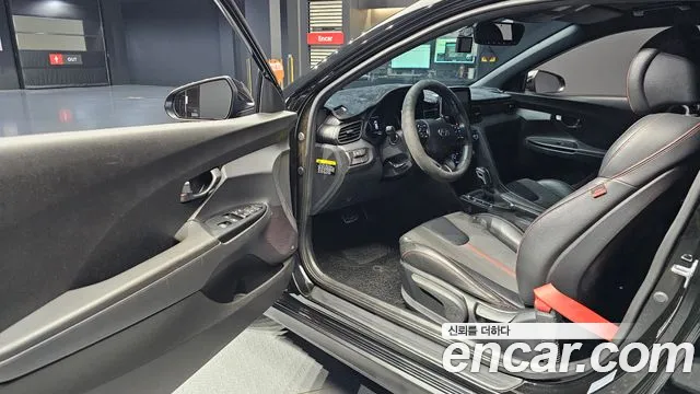 Hyundai Veloster 2018 — фото 11