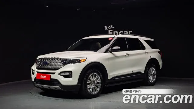 Ford Explorer 2021 — фото 1