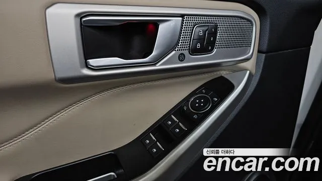 Ford Explorer 2021 — фото 17