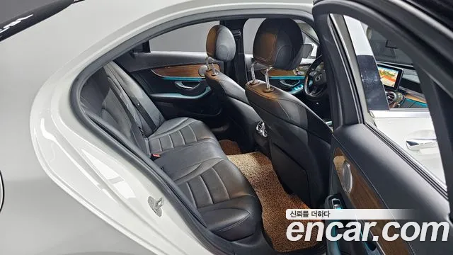 Mercedes-Benz C-Class 2015 — фото 12