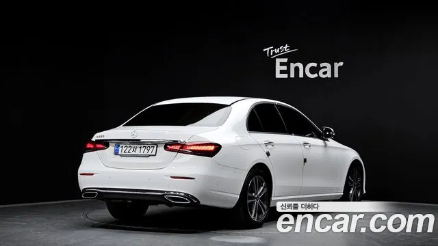 Mercedes-Benz E-Class 2023 — фото 2