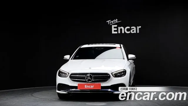 Mercedes-Benz E-Class 2023 — фото 3