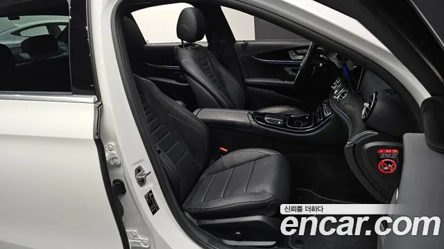 Mercedes-Benz E-Class 2023 — фото 10