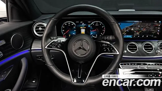 Mercedes-Benz E-Class 2023 — фото 13