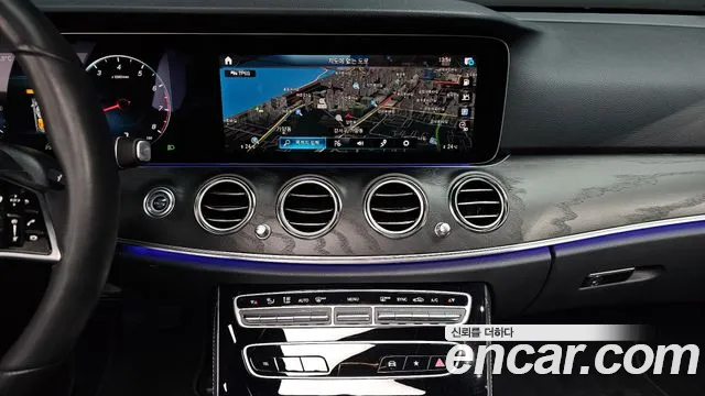 Mercedes-Benz E-Class 2023 — фото 14