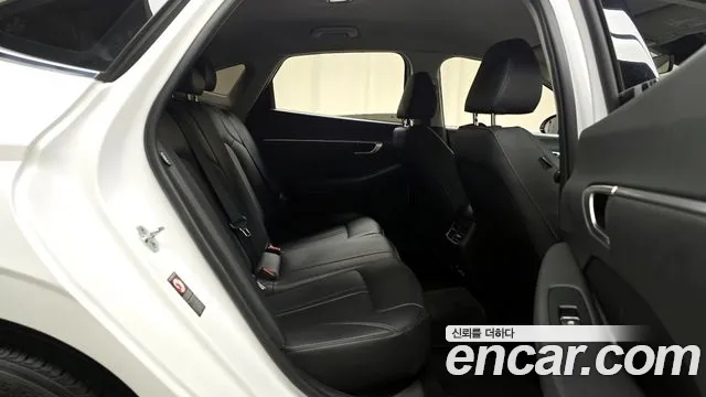 Hyundai Sonata 2022 — фото 12