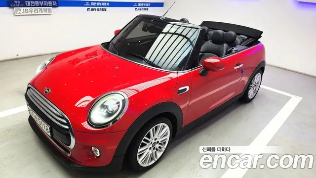 Mini Cooper Convertible 2020 — фото 11