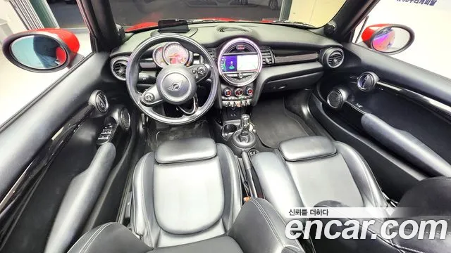 Mini Cooper Convertible 2020 — фото 14