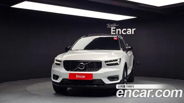 Volvo XC40 2021 — фото 3